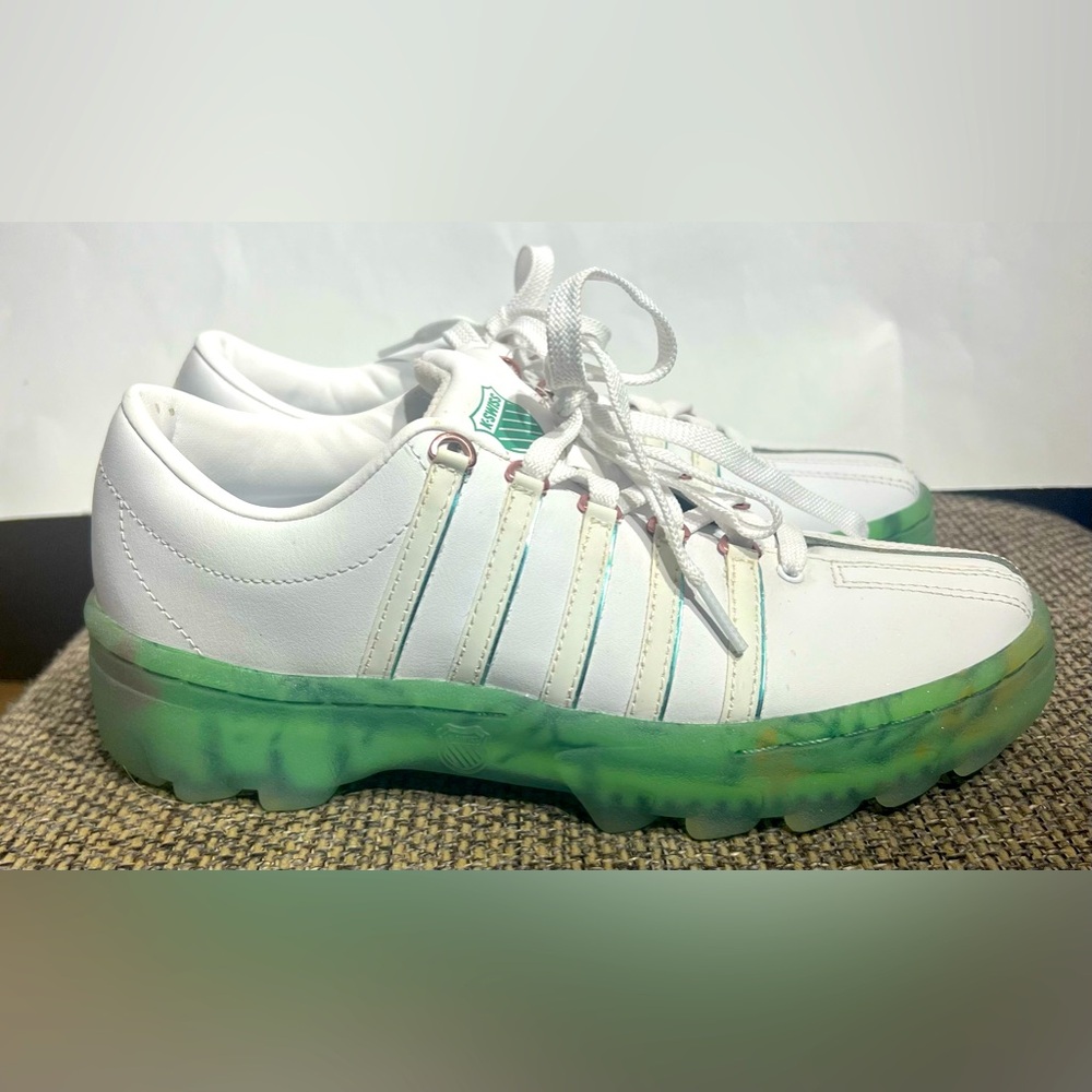 MEN'S KSWISS WHITE W/GREEN CLEAR BOTTOMS 86551-114-M LOW US 7